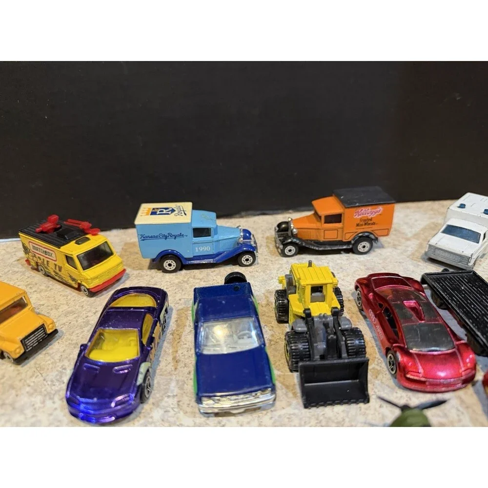 Lot of 21 Matchbox Diecast Cars Trucks Vintage Vans Vehicles Mixed Playworn